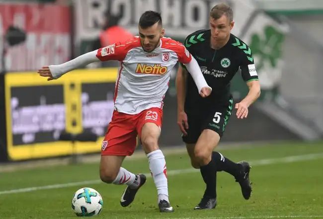 他不仅持续 他不仅持续